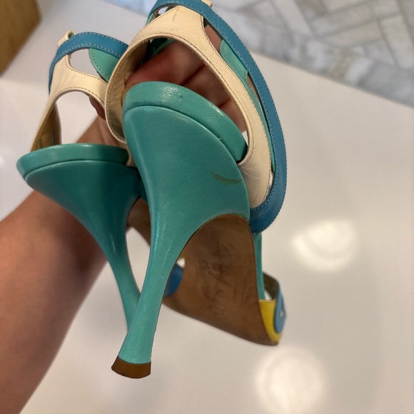 BCBGMaxAzria Turquoise and White Heels - Picture 8 of 13